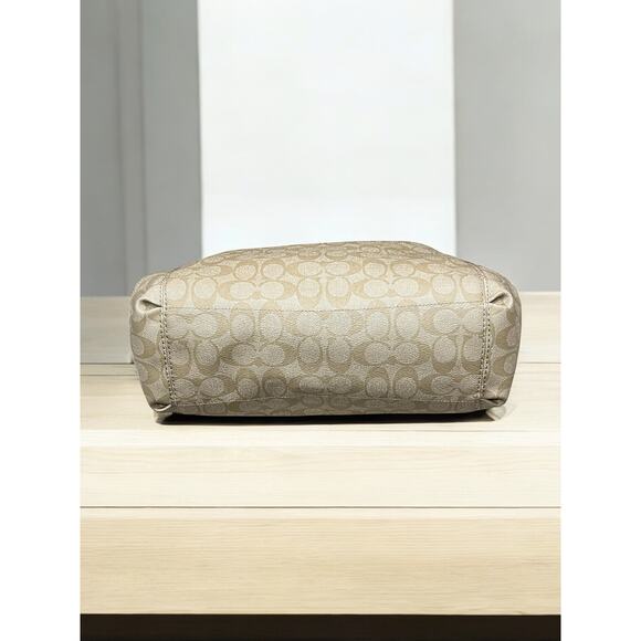 New With Tags Coach F27972 Signature Lexi Bag & Accordion Zip Wallet - Picture 4 of 16